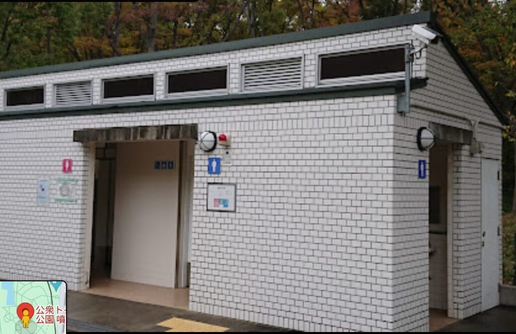 大阪城公園　桜　トイレ