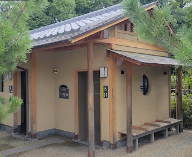 円山公園　桜　トイレ