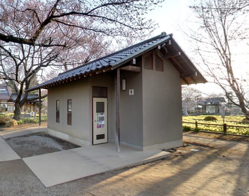 山高神代桜　トイレ